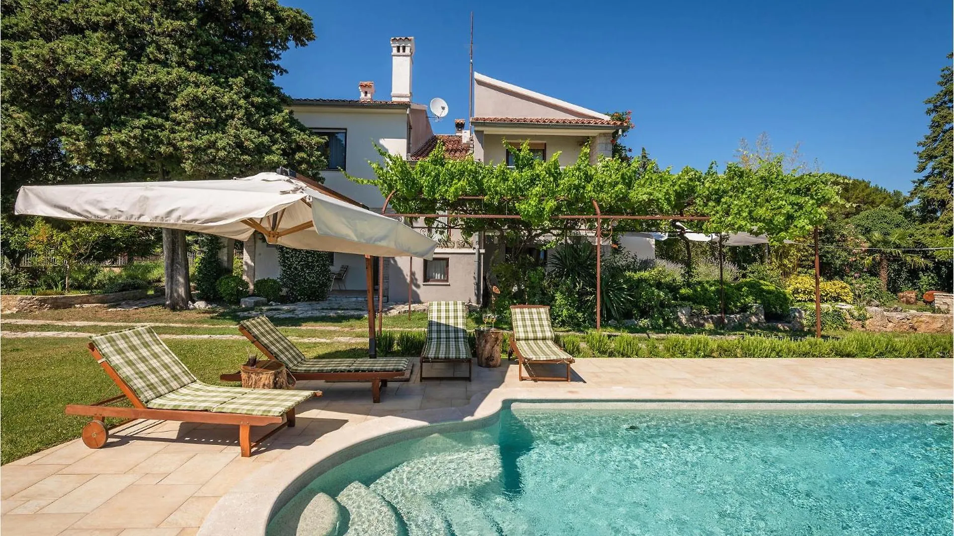 Σπίτι διακοπών 5 Bedroom Lovely Home In Krnica Κροατία