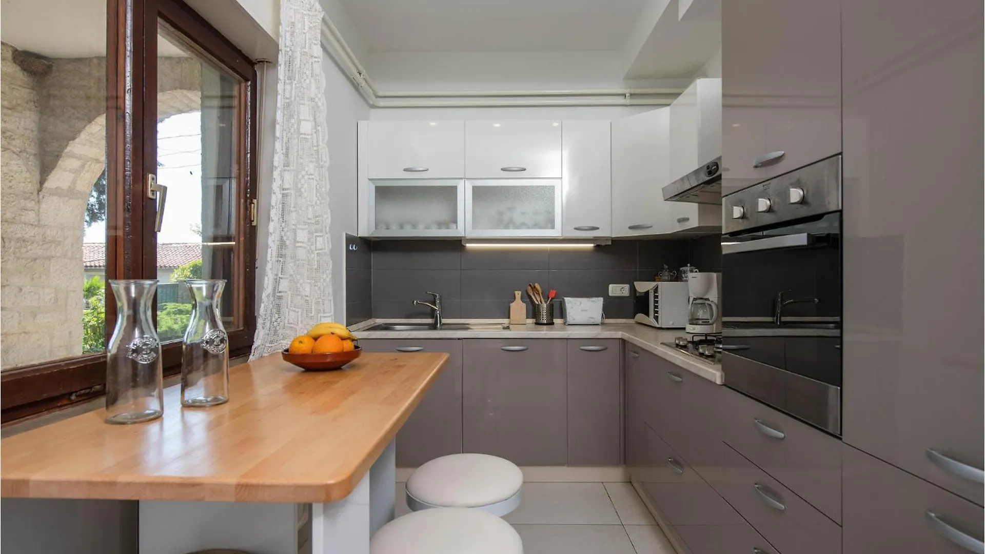 Σπίτι διακοπών 5 Bedroom Lovely Home In Krnica Κροατία